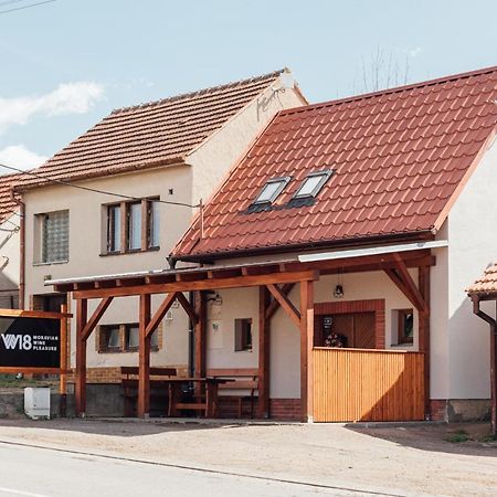 Penzion Vinarstvi W18 Velké Bílovice Zewnętrze zdjęcie