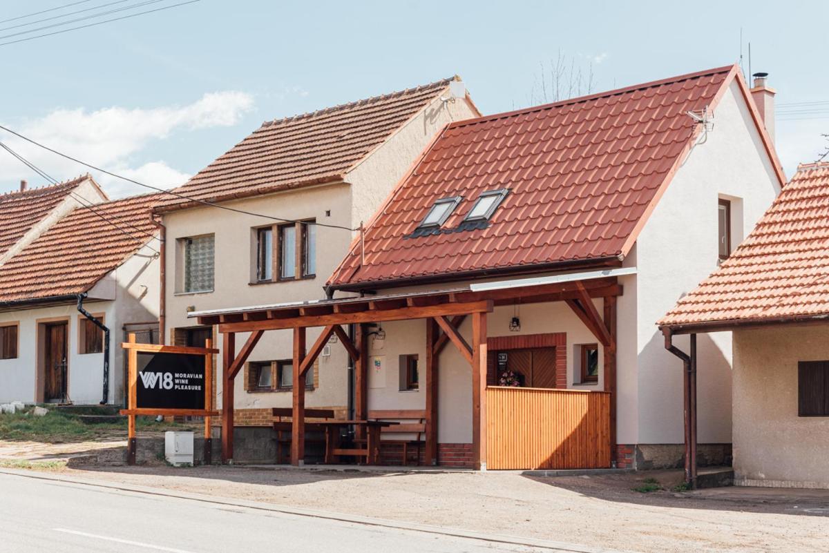 Penzion Vinarstvi W18 Velké Bílovice Zewnętrze zdjęcie