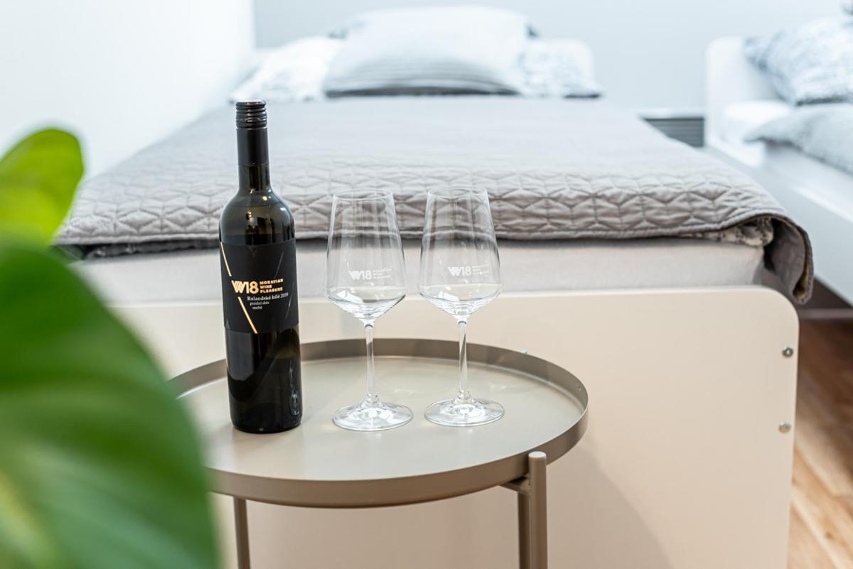 Penzion Vinarstvi W18 Velké Bílovice Zewnętrze zdjęcie