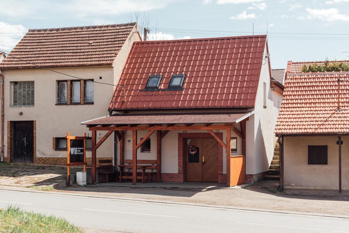 Penzion Vinarstvi W18 Velké Bílovice Zewnętrze zdjęcie