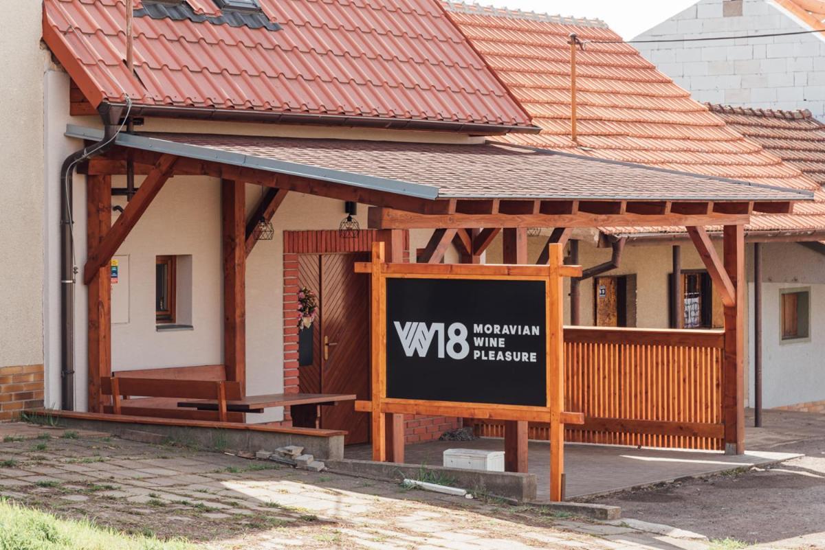 Penzion Vinarstvi W18 Velké Bílovice Zewnętrze zdjęcie
